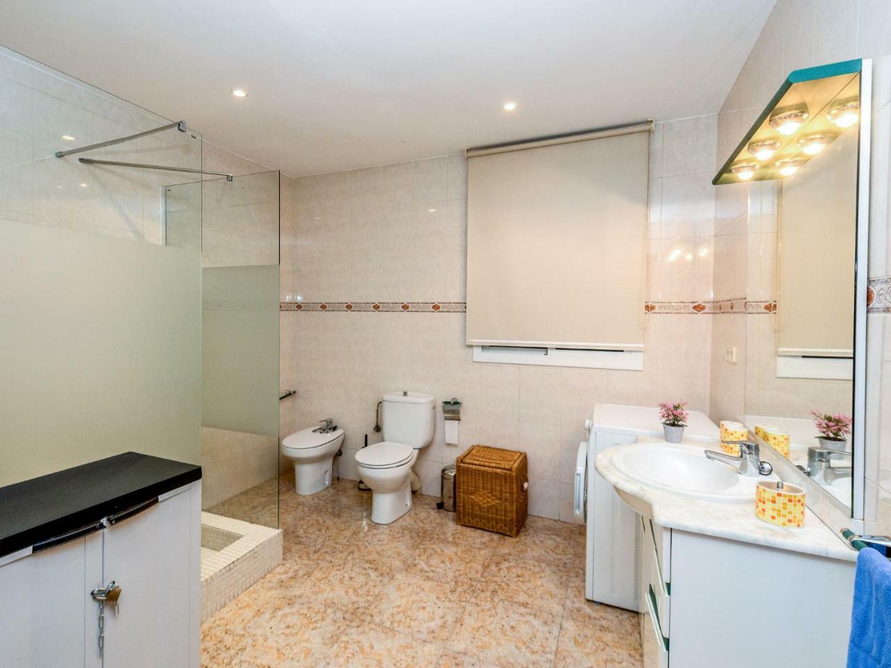 Apartment Camp Nou- Travessera De Les Corts By Interhome Барселона Экстерьер фото